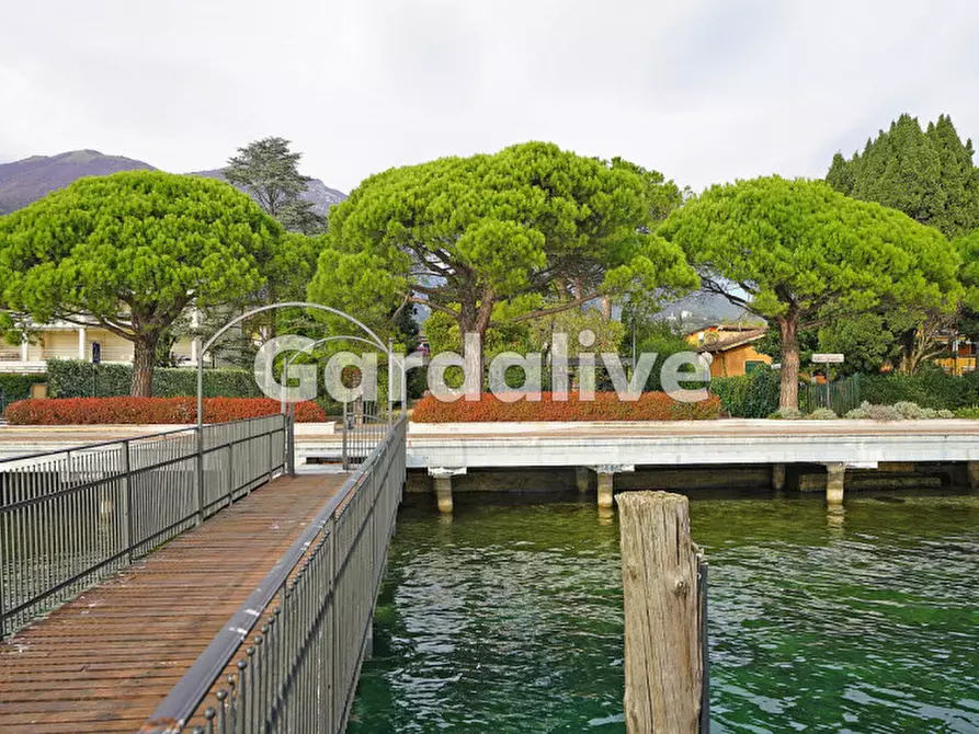 Immagine 3 di Villa in vendita  a Toscolano-Maderno