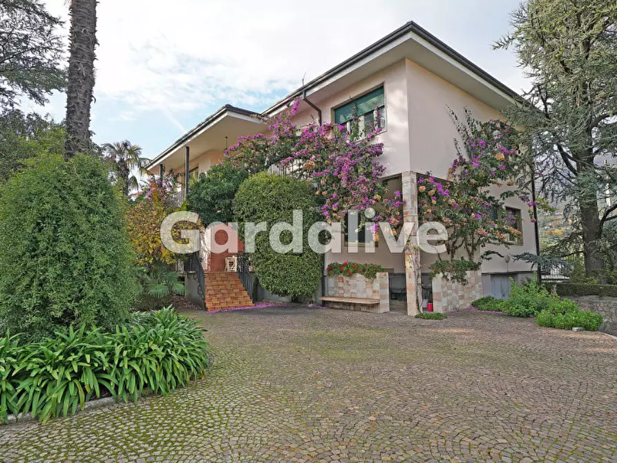 Immagine 4 di Villa in vendita  a Toscolano-Maderno