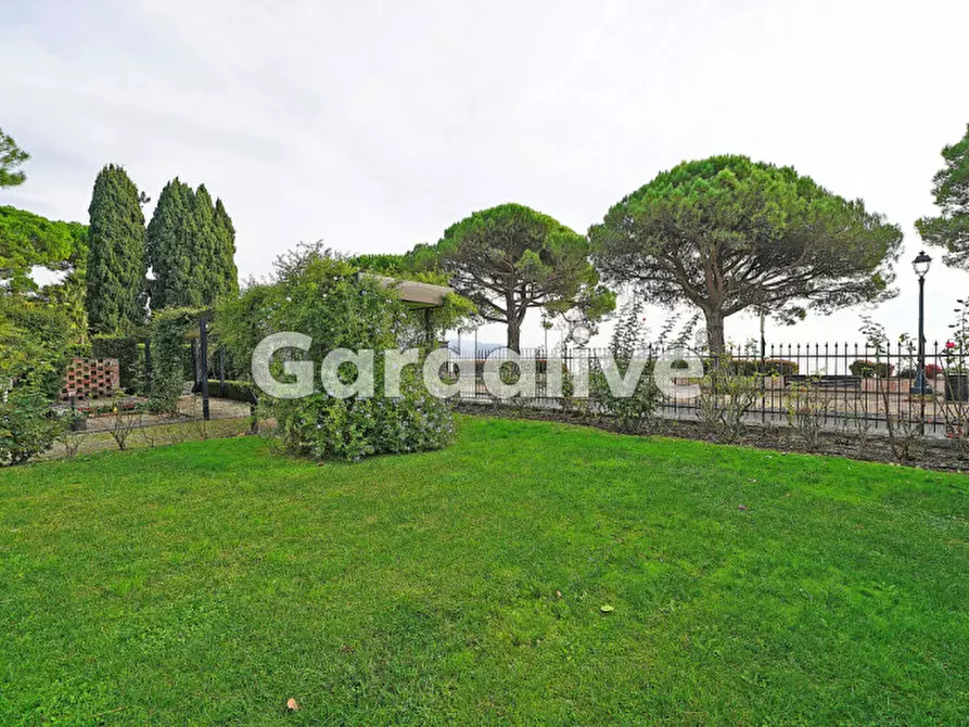 Immagine 5 di Villa in vendita  a Toscolano-Maderno