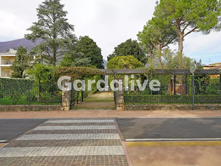 Immagine 8 di Villa in vendita  a Toscolano-Maderno