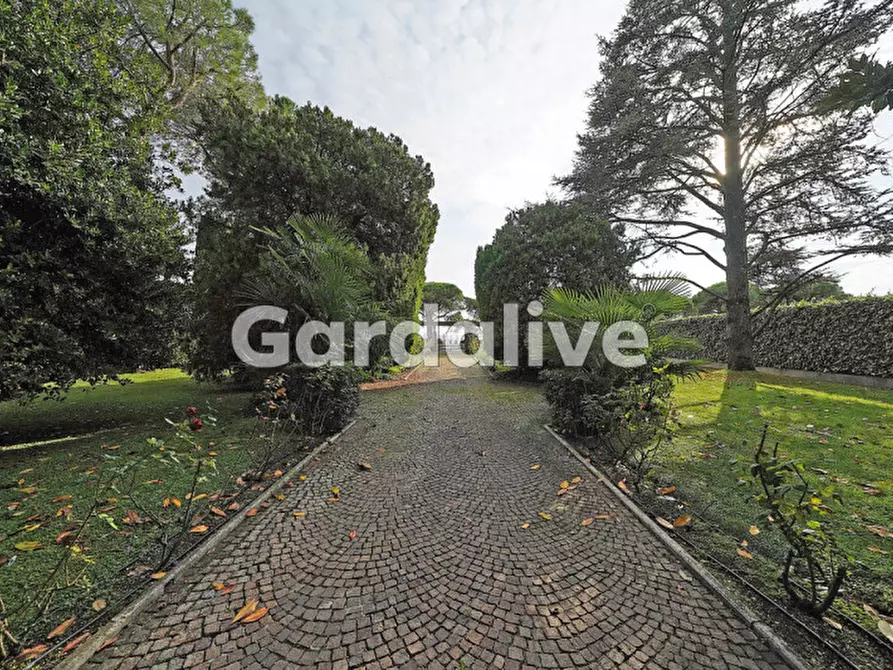 Immagine 9 di Villa in vendita  a Toscolano-Maderno