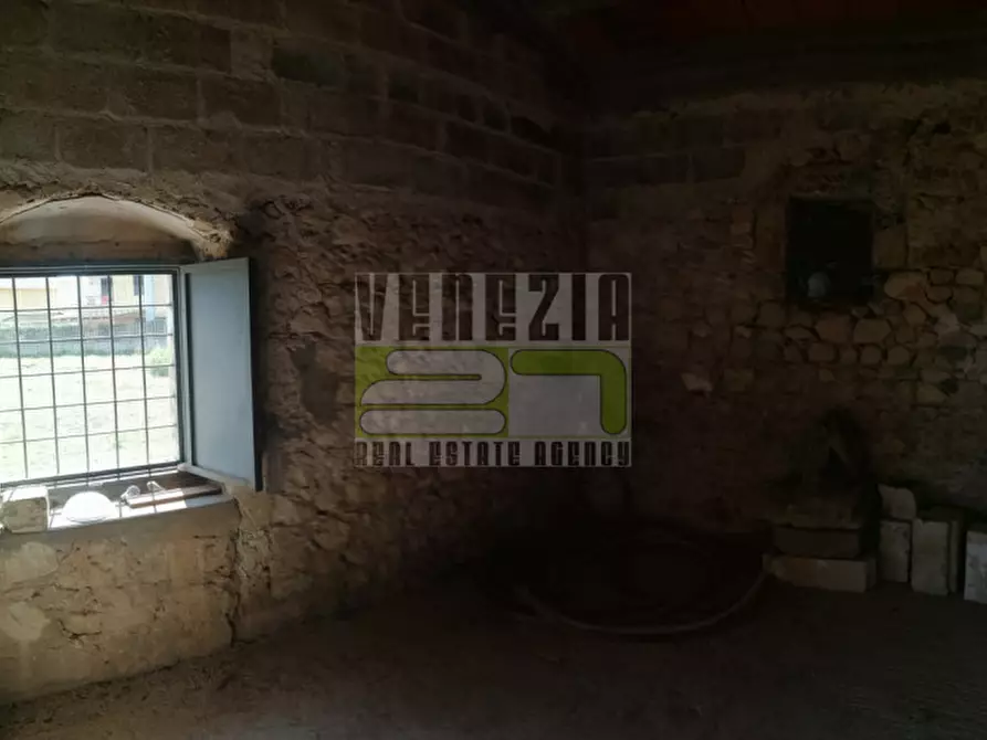 Immagine 10 di Rustico / casale in vendita  in via foscolo a Avola