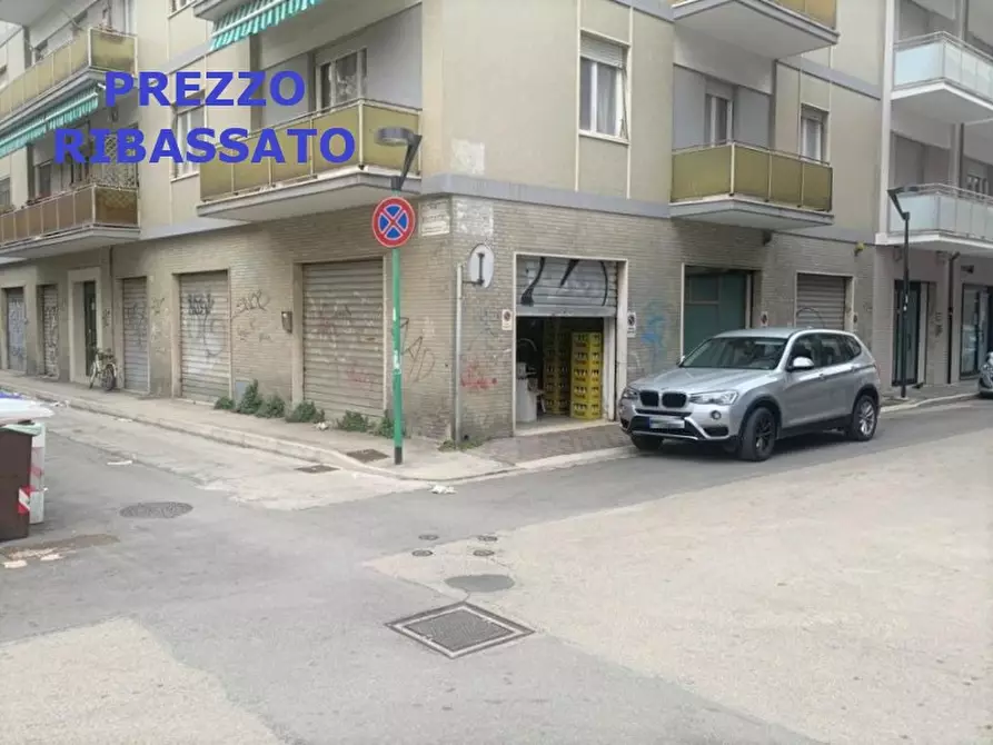 Immagine 1 di Garage in vendita  in VIA ARIOSTO a Pescara
