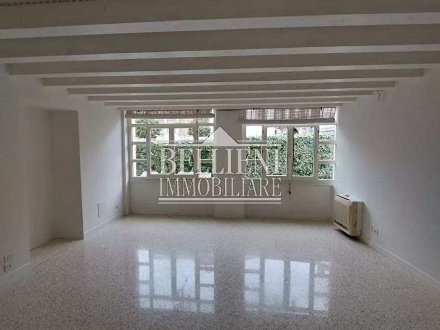 Immagine 19 di Ufficio in affitto  in Contrà dei Burci a Vicenza