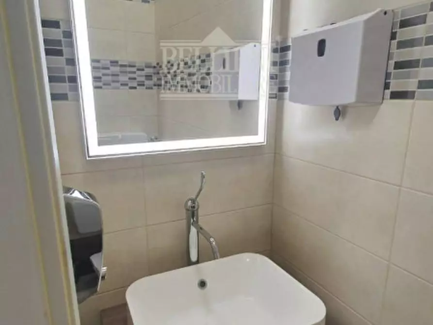 Immagine 9 di Negozio in affitto  in PONTE DEGLI ANGELI a Vicenza