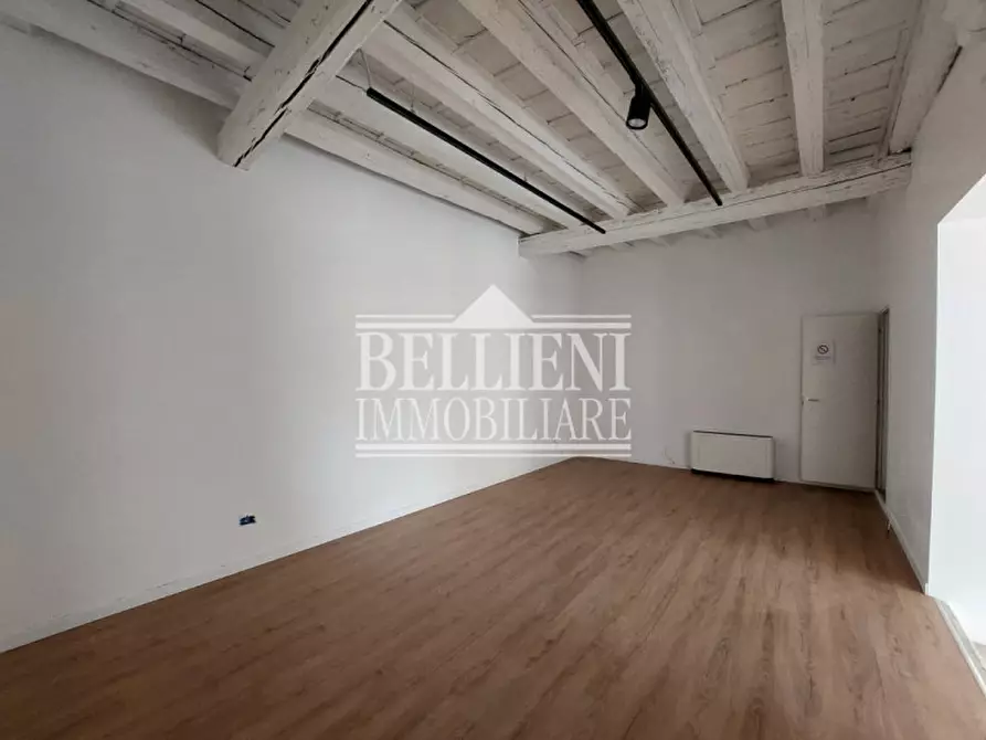 Immagine 16 di Negozio in affitto  in Piazza del Castello a Vicenza