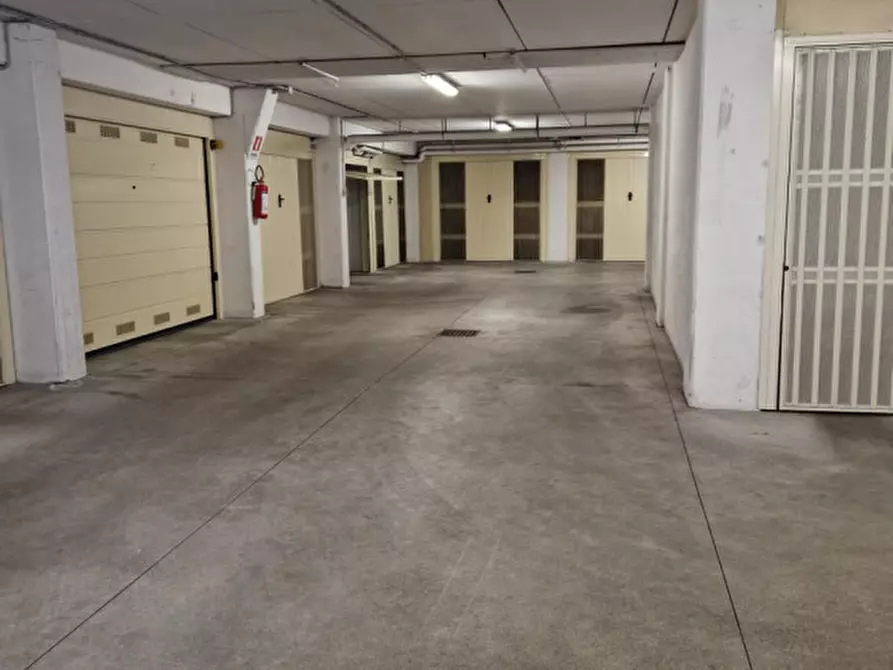 Immagine 2 di Garage in vendita  in Corso Padova a Vicenza