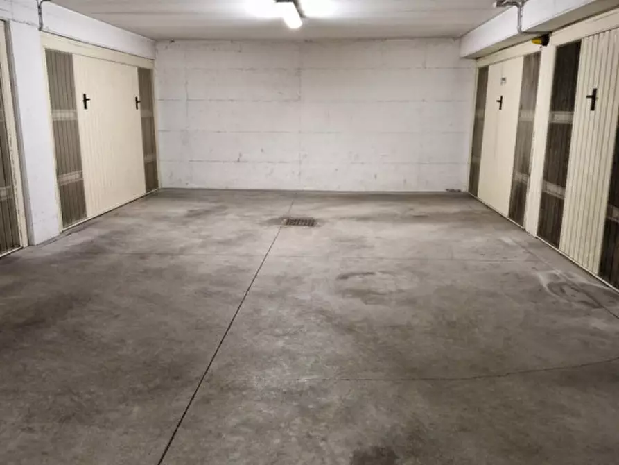 Immagine 3 di Garage in vendita  in Corso Padova a Vicenza