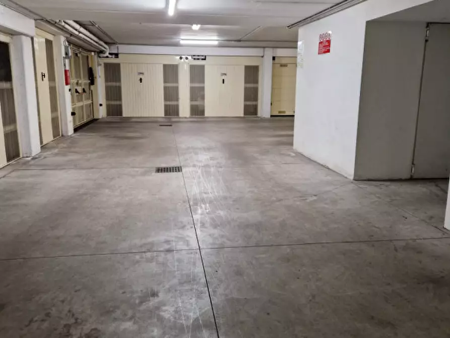 Immagine 4 di Garage in vendita  in Corso Padova a Vicenza