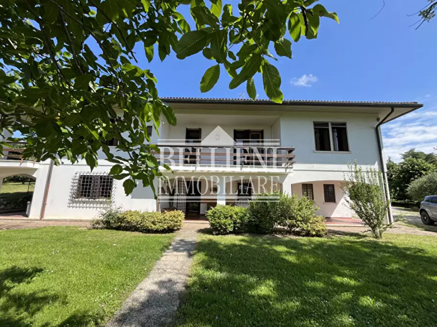 Immagine 1 di Villa in vendita  in Via Riva a Creazzo
