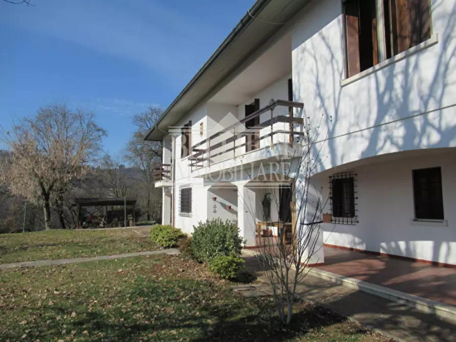 Immagine 17 di Villa in vendita  in Via Riva a Creazzo