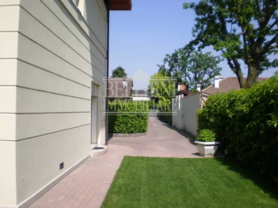 Immagine 4 di Villa in vendita  in Via Luino a Vicenza