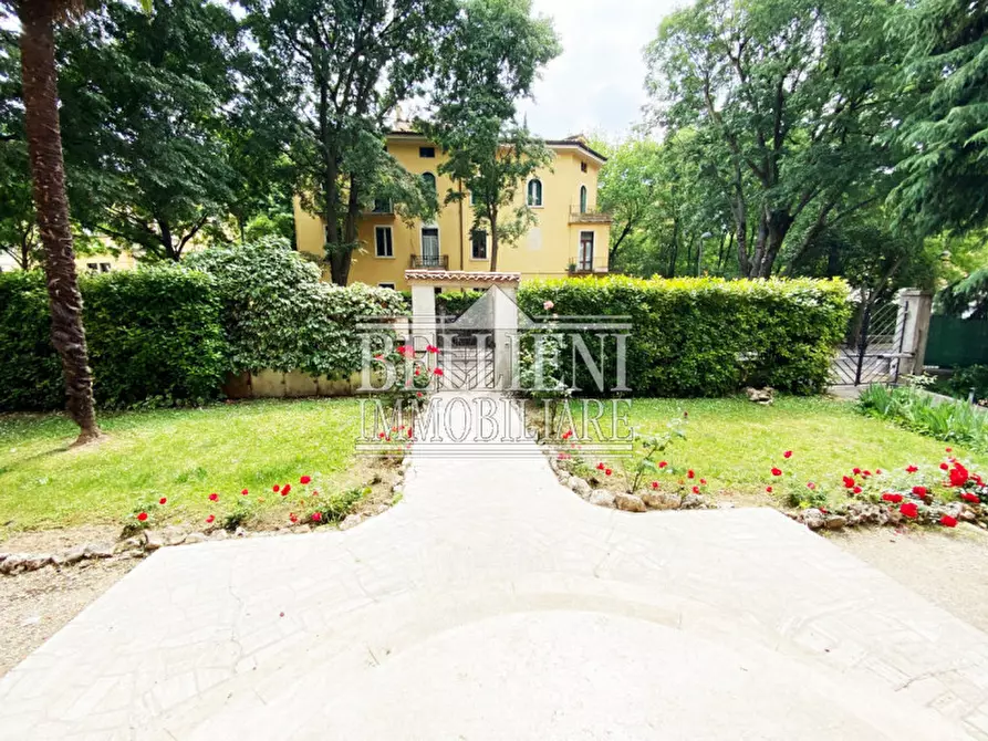 Immagine 1 di Appartamento in vendita  in via giovanni boccaccio a Vicenza