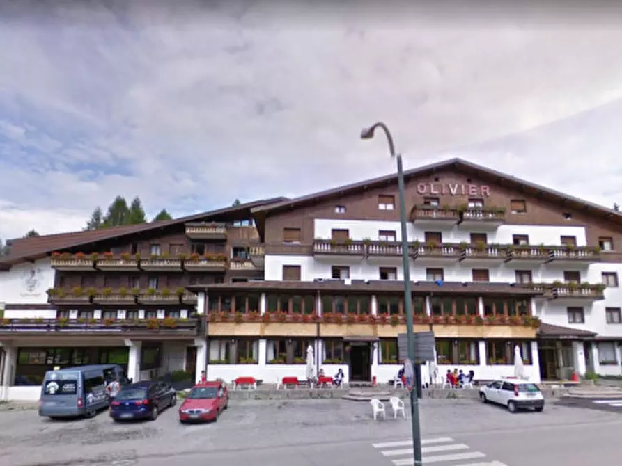 Immagine 1 di Hotel in vendita  in Via Col de Gou 339 a Belluno