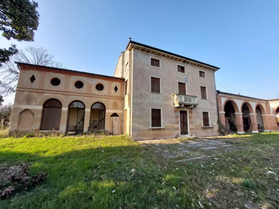 Immagine 1 di Rustico / casale in vendita  in Viale Ferrarin a Vicenza