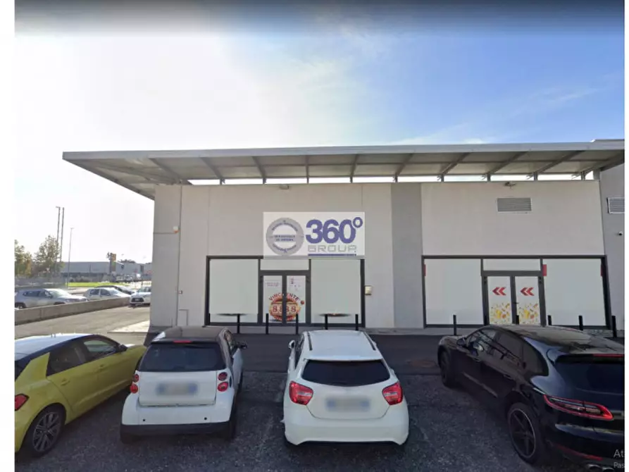 Immagine 2 di Negozio in affitto  in VIA passo gaia 30 a Rovato