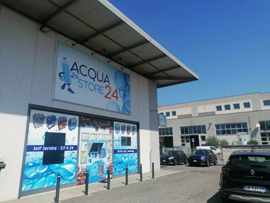 Immagine 3 di Negozio in affitto  in VIA passo gaia 30 a Rovato