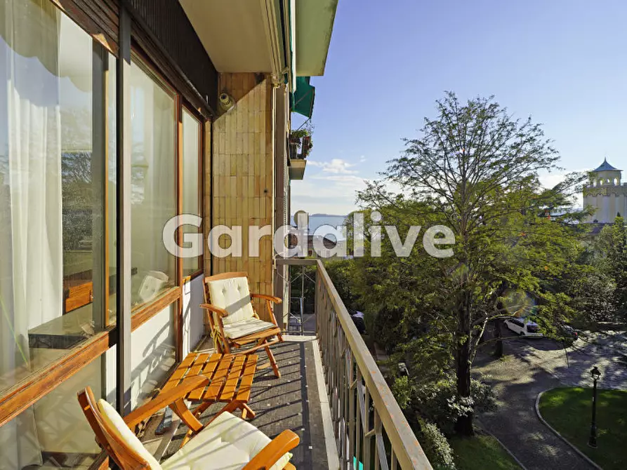 Immagine 2 di Appartamento in vendita  a Gardone Riviera