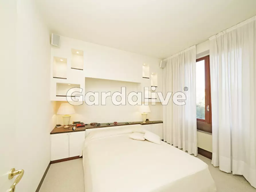Immagine 6 di Appartamento in vendita  a Gardone Riviera
