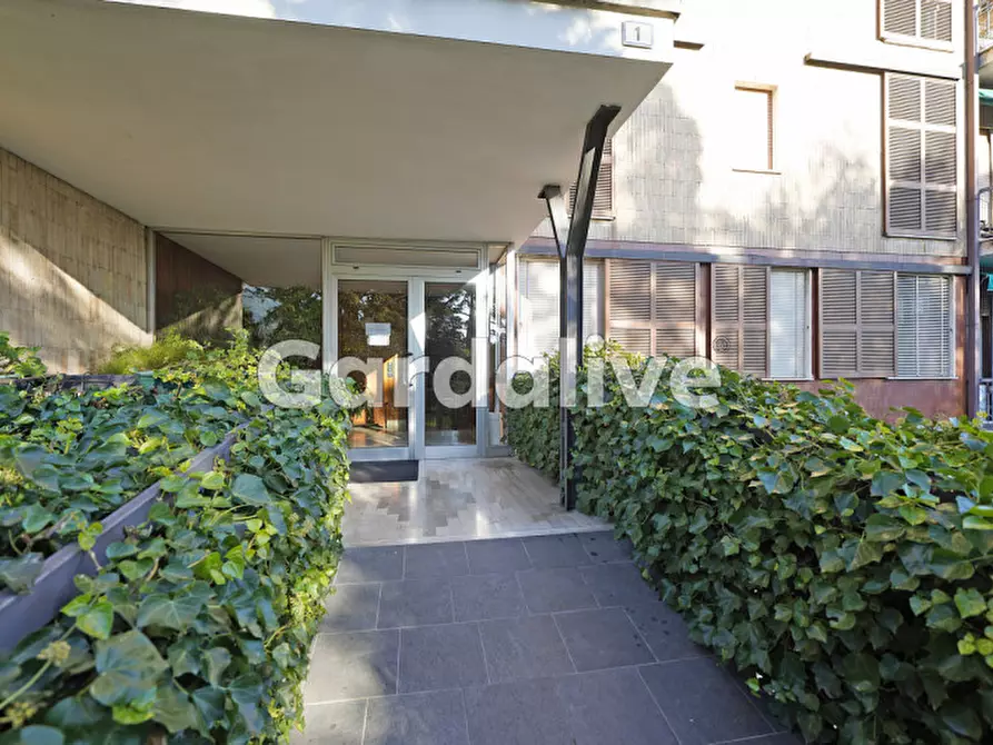 Immagine 10 di Appartamento in vendita  a Gardone Riviera