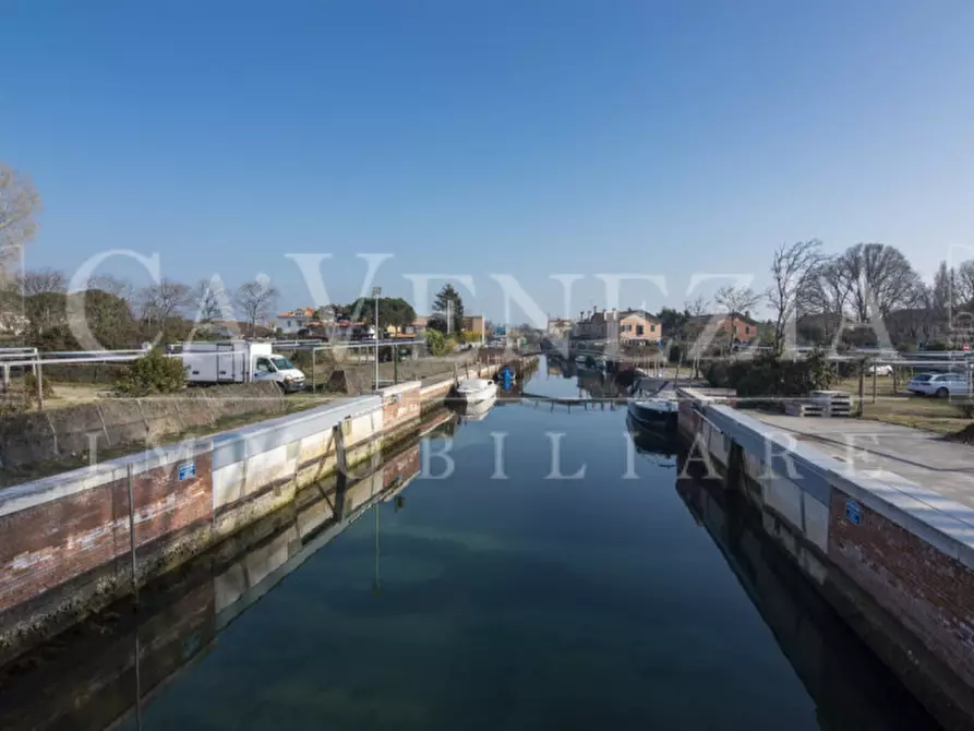 Immagine 8 di Villetta a schiera in vendita  a Venezia