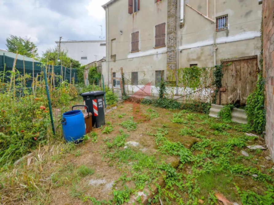 Immagine 34 di Villetta a schiera in vendita  in Via Guglielmo Marconi 30 a Fontevivo