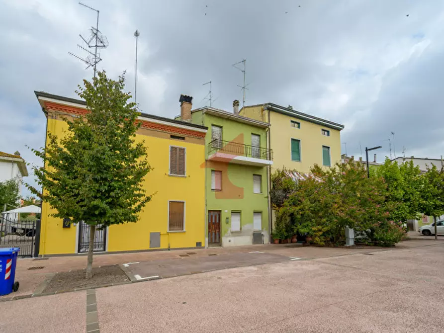 Immagine 35 di Villetta a schiera in vendita  in Via Guglielmo Marconi 30 a Fontevivo