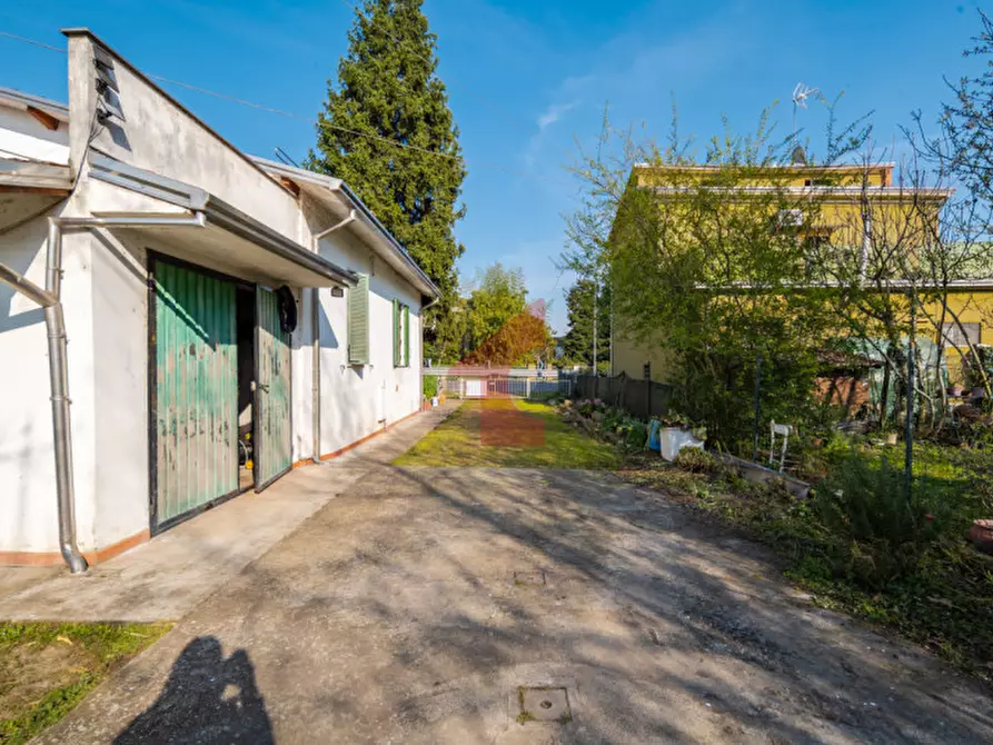 Immagine 30 di Villa in vendita  in Strada ghiara sabbioni a Fontanellato