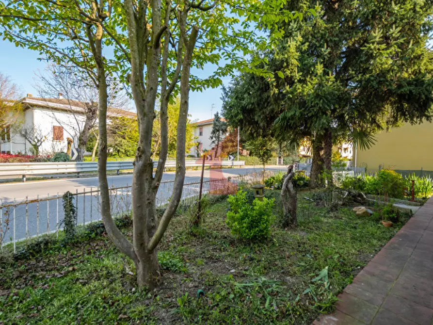Immagine 37 di Villa in vendita  in Strada ghiara sabbioni a Fontanellato