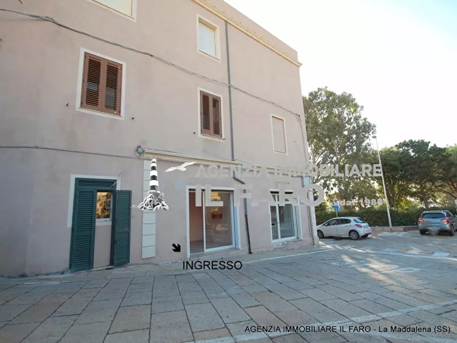 Immagine 4 di Attività commerciale in affitto  in Via Curtatone a La Maddalena