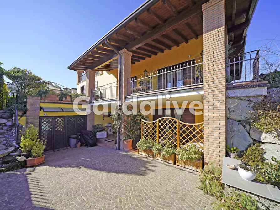 Immagine 1 di Villa in vendita  in Via dei Casali a Moniga Del Garda