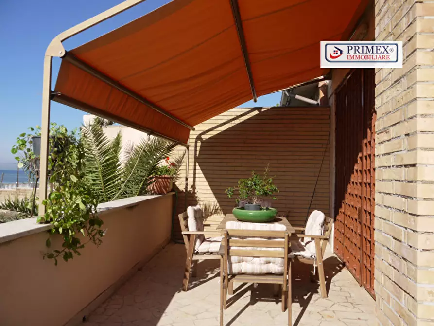 Immagine 4 di Villa in vendita  in VIA LIPSIA a Pomezia