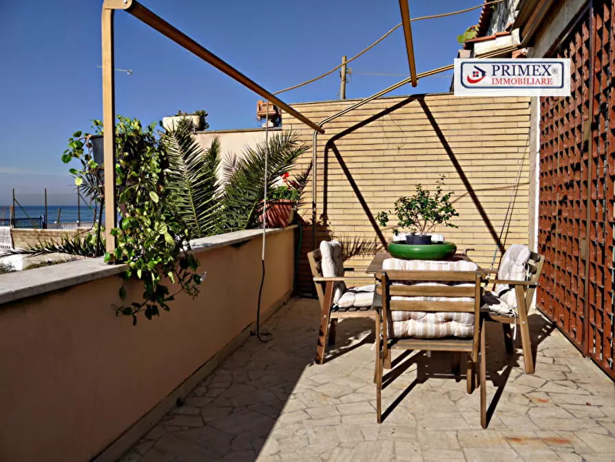 Immagine 7 di Villa in vendita  in VIA LIPSIA a Pomezia