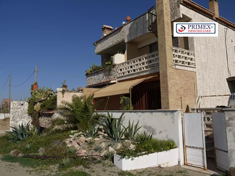 Immagine 9 di Villa in vendita  in VIA LIPSIA a Pomezia