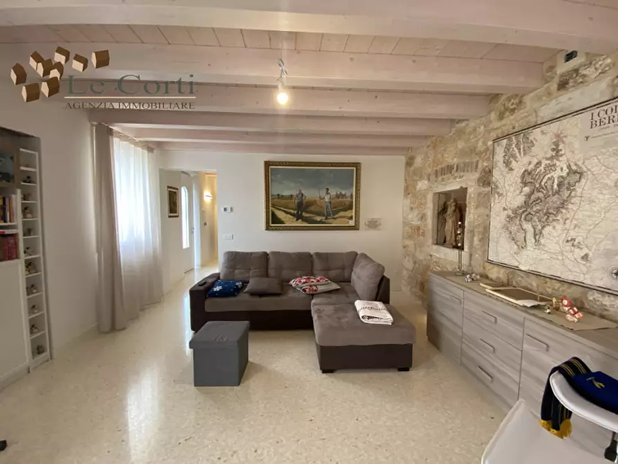 Immagine 11 di Villa in vendita  a Lonigo