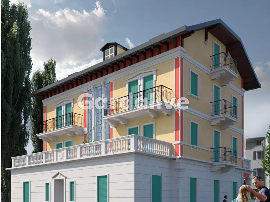 Immagine 1 di Appartamento in vendita  a Gardone Riviera