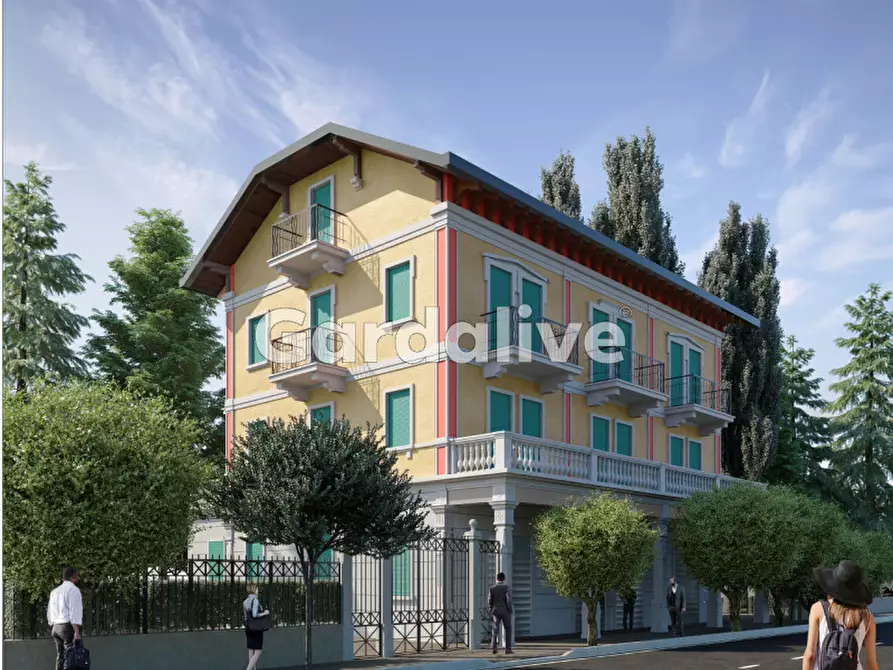 Immagine 2 di Appartamento in vendita  a Gardone Riviera