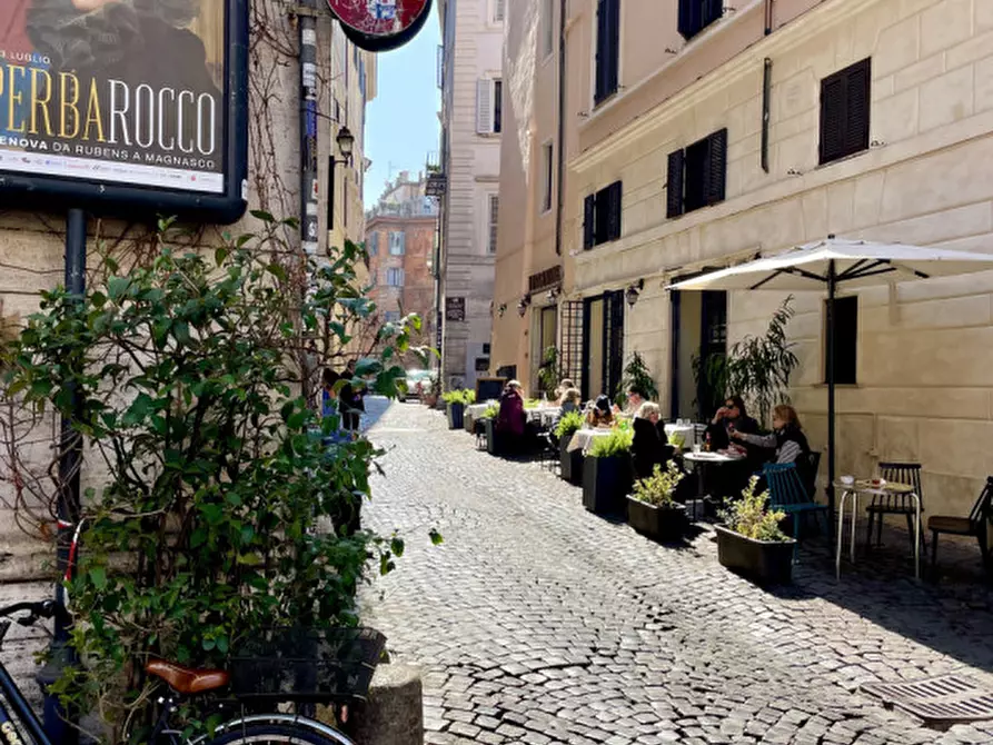 Immagine 6 di Appartamento in affitto  in Via di Parione a Roma