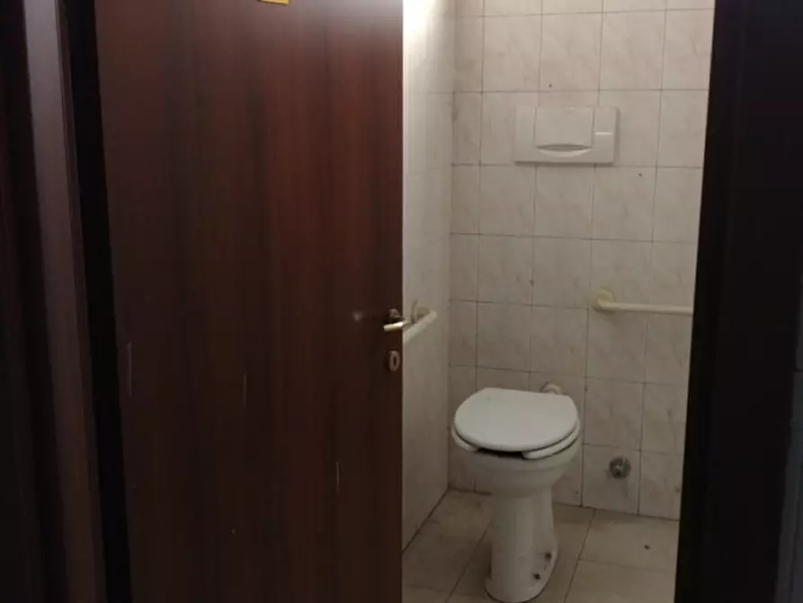 Immagine 19 di Laboratorio in affitto  in VIA ARCHIMEDE a Settimo Milanese