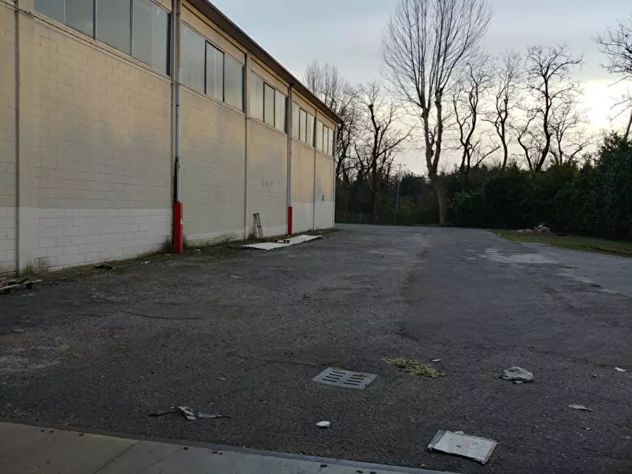 Immagine 21 di Laboratorio in affitto  in VIA ARCHIMEDE a Settimo Milanese