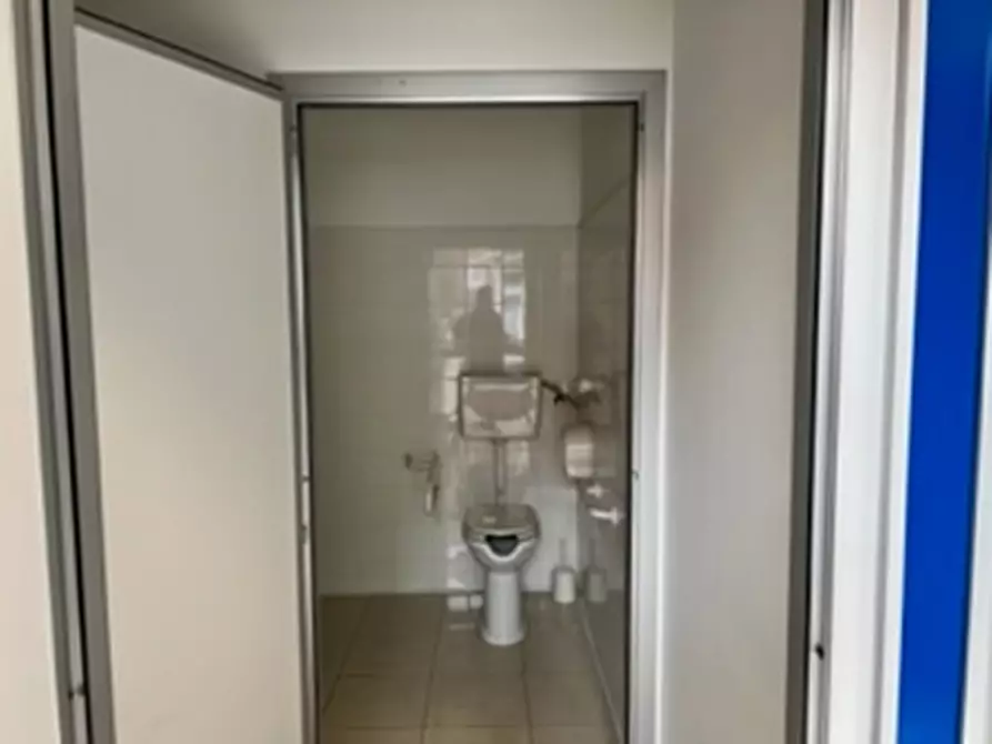 Immagine 16 di Attività commerciale in vendita  in VIA PODGORA a Sesto San Giovanni