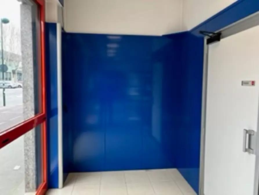 Immagine 17 di Attività commerciale in vendita  in VIA PODGORA a Sesto San Giovanni