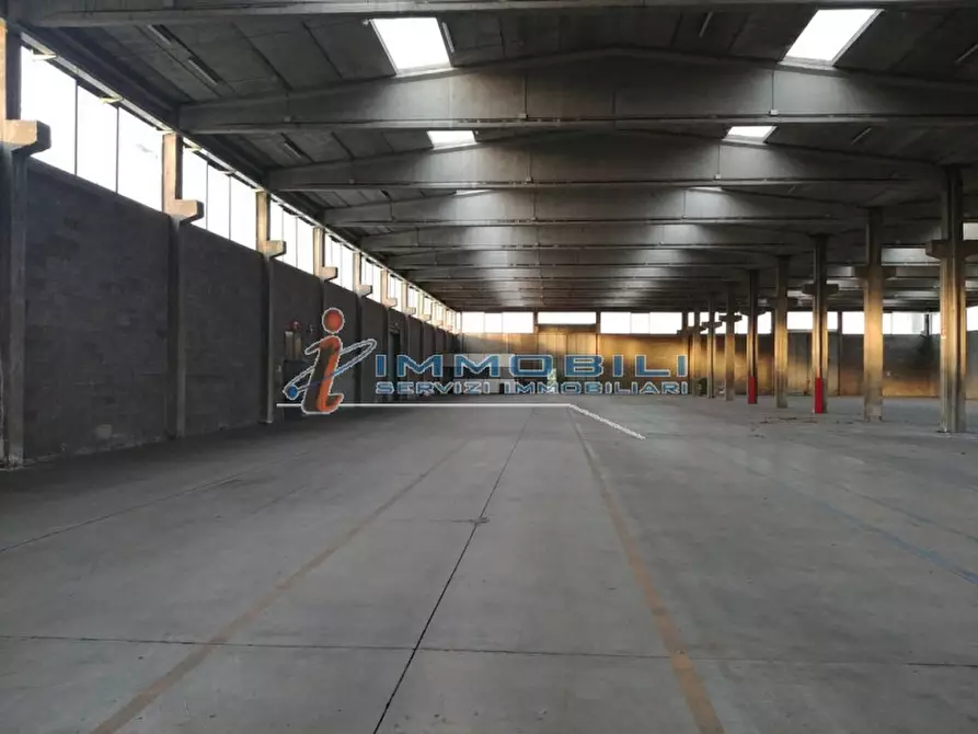 Immagine 2 di Capannone industriale in affitto  in VIA ARCHIMEDE a Settimo Milanese