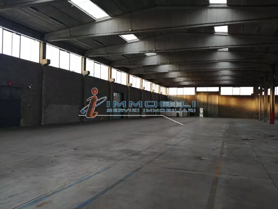 Immagine 3 di Capannone industriale in affitto  in VIA ARCHIMEDE a Settimo Milanese