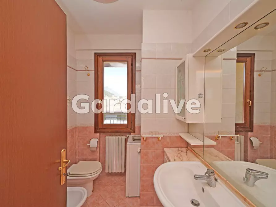 Immagine 9 di Appartamento in vendita  a Toscolano-Maderno