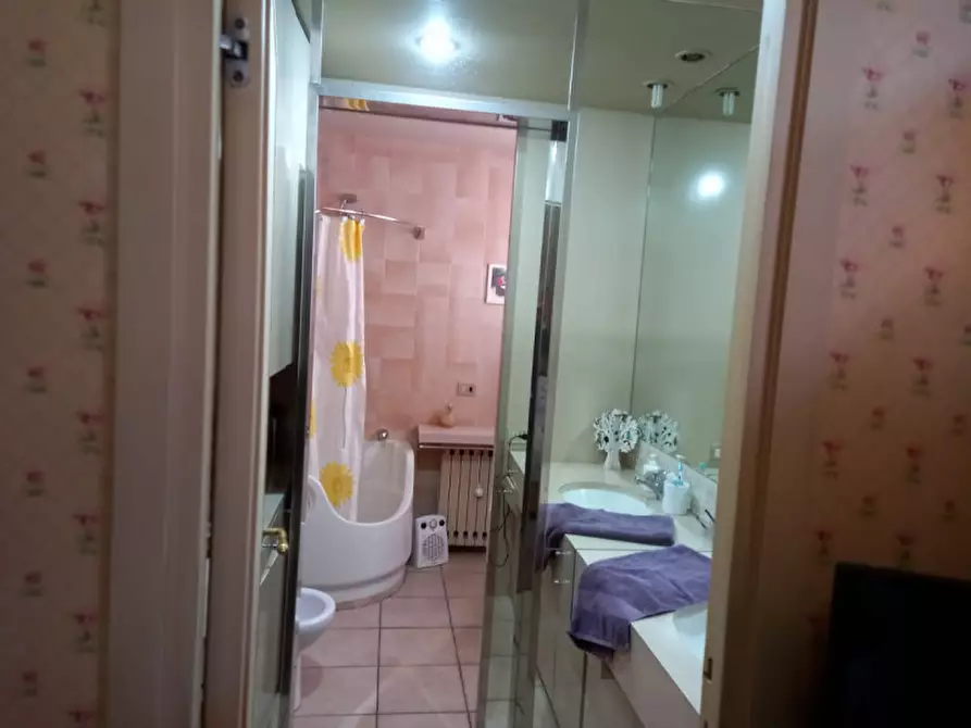 Immagine 30 di Villa in vendita  in via dei castelli romani a Rocca Di Papa