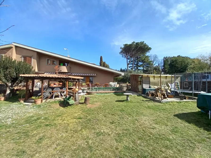 Immagine 36 di Villa in vendita  in via dei castelli romani a Rocca Di Papa