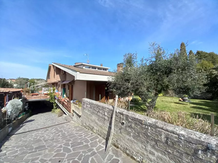Immagine 38 di Villa in vendita  in via dei castelli romani a Rocca Di Papa