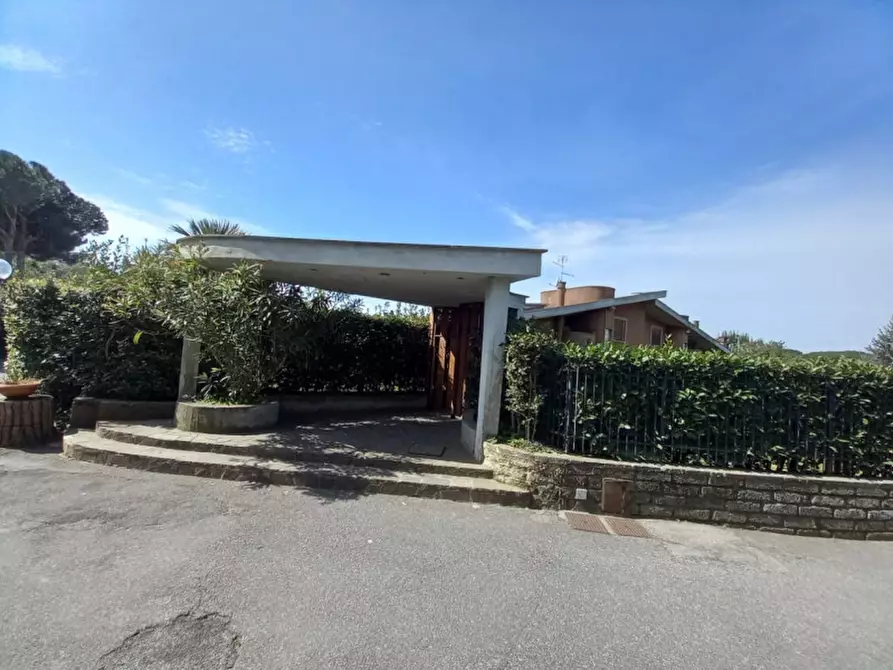 Immagine 40 di Villa in vendita  in via dei castelli romani a Rocca Di Papa
