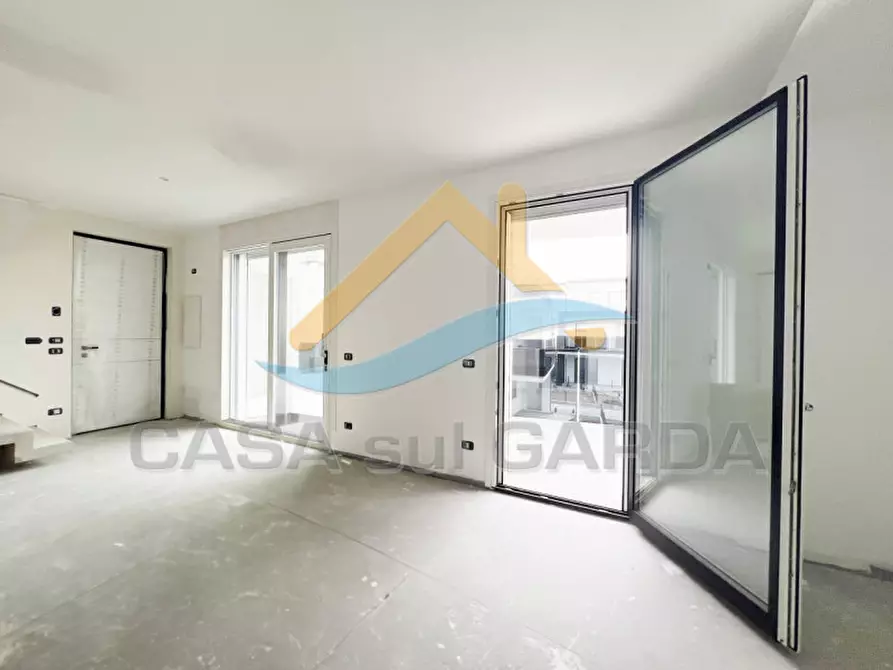 Immagine 1 di Appartamento in vendita  in Via Bell'Italia a Peschiera Del Garda